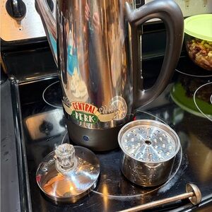 Warner Bros. Central Perk Coffee Set - Black and Silver